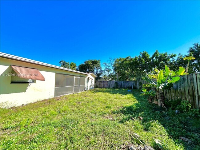 Building Photo - 6624 NW 2nd St