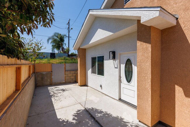 Building Photo - Brand-New Construction! Stunning 3 Bed, 2 ...