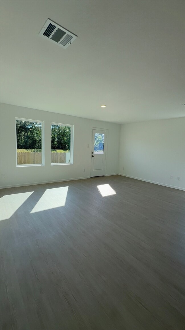 Building Photo - 327 Parkin Ct