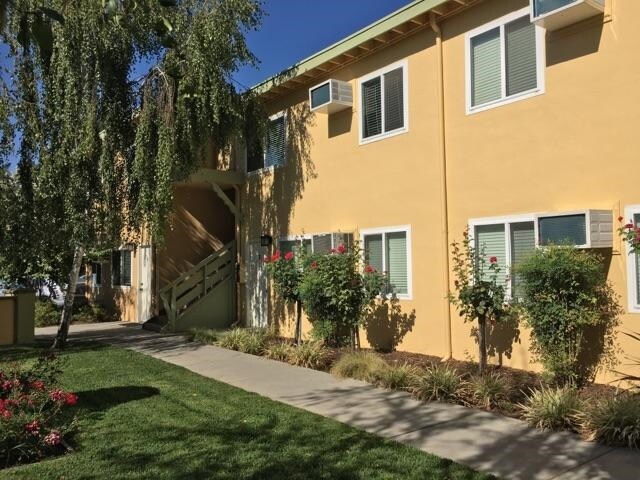 Building Photo - Birchwood Meadows