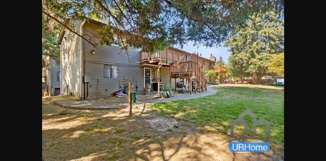 Building Photo - 426 SE 169th Ave