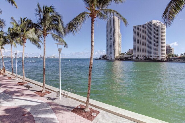 Building Photo - 335 S Biscayne Blvd