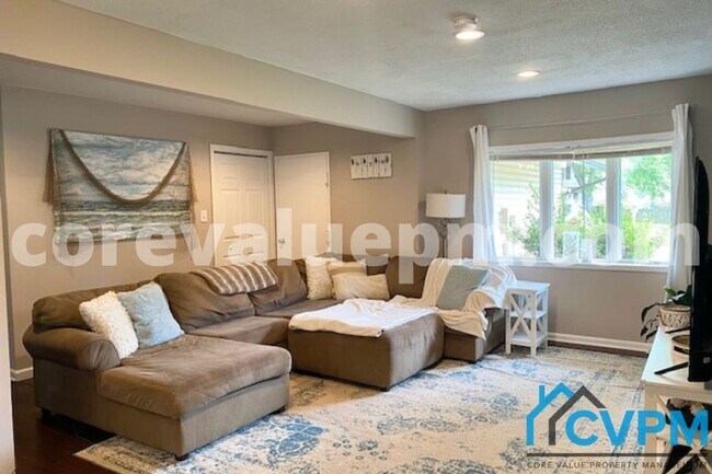 Building Photo - 16200 Alderwood Ln