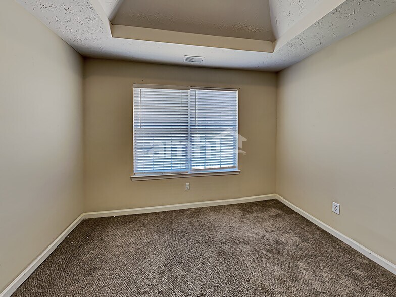 Building Photo - 233 Biltmore Way