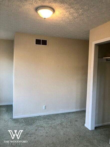 Building Photo - 1641 Summit Street