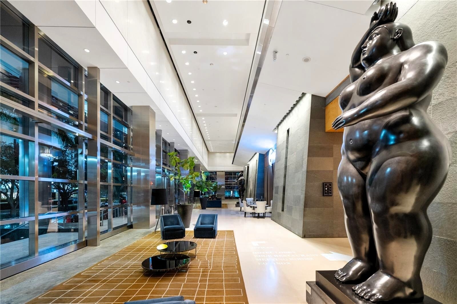 Building Photo - 1435 Brickell Ave