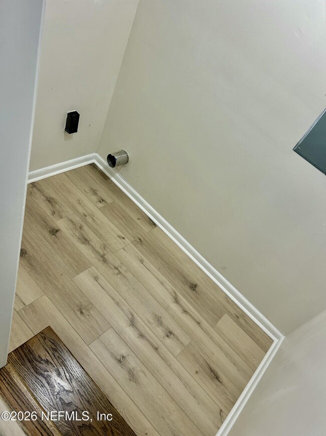 Building Photo - 8357 Century Point Dr N