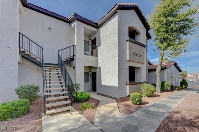 Primary Photo - 2615 W Gary Ave