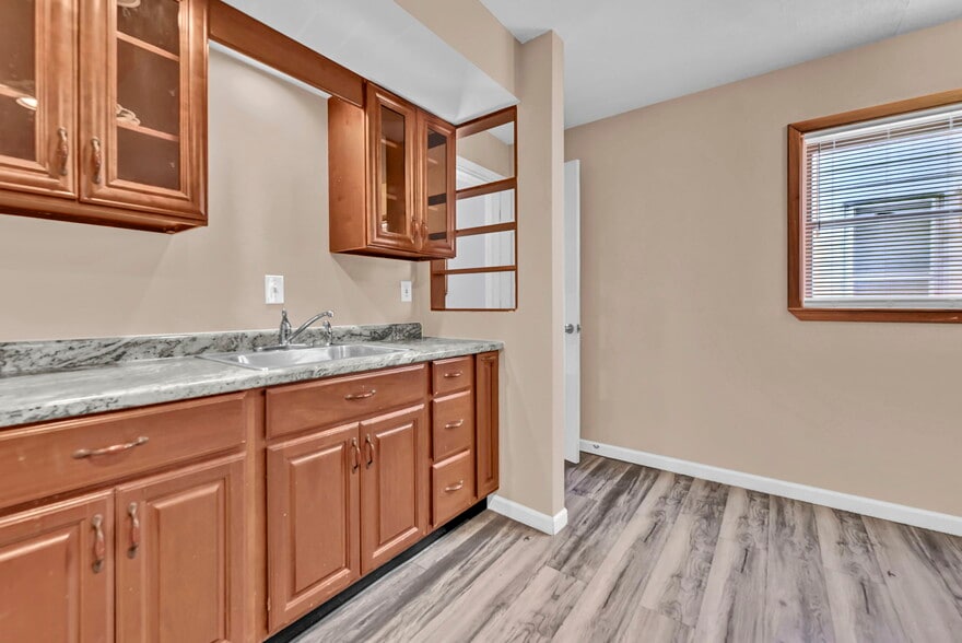 Building Photo - 12401 Fairview Ct