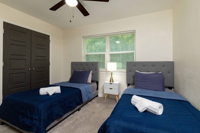Building Photo - 7520 Sequoia Ct