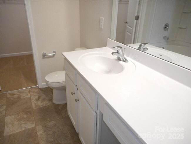 Building Photo - 2101 Talbert Ct