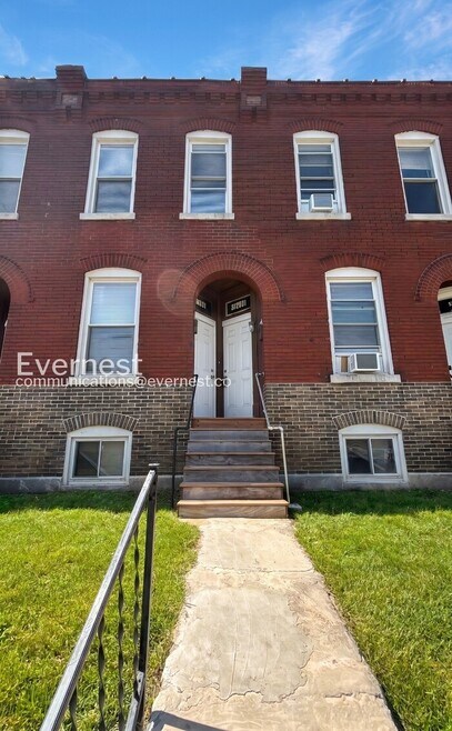 Building Photo - 3720 Fairview Ave
