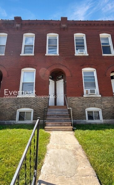 Building Photo - 3720 Fairview Ave