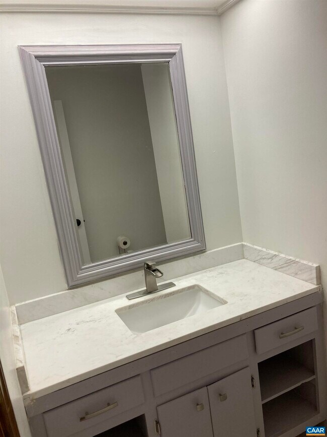 Building Photo - 14150 James River Rd