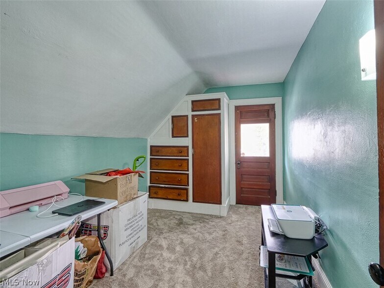 Building Photo - 3116 Searsdale Ave