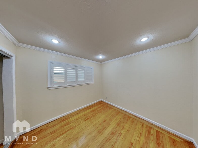 Building Photo - 4690 Cambio Ct