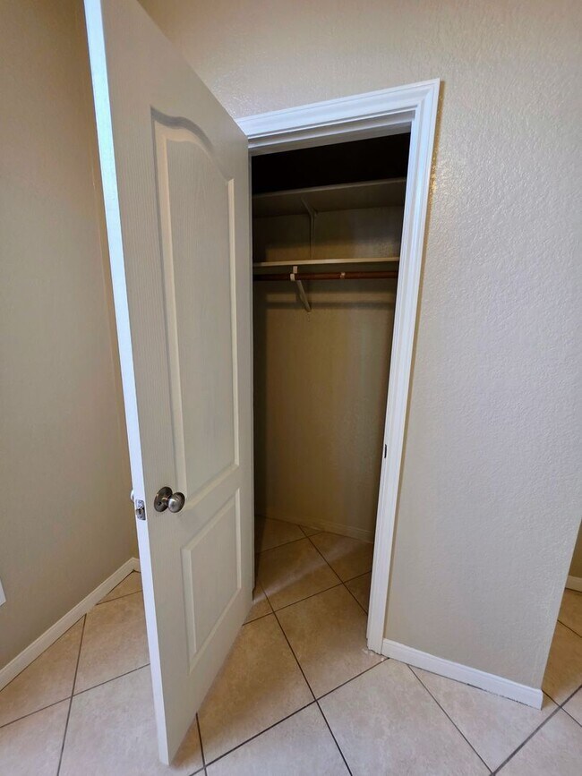 Building Photo - Beautifully Updated 4 Bedroom Home