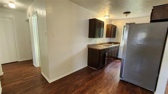 Building Photo - 520 Sweetbriar Dr