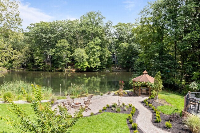 Building Photo - 2A Cherry Ln