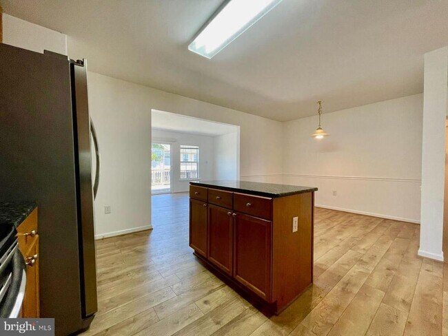 Building Photo - 61 Quartz Rd