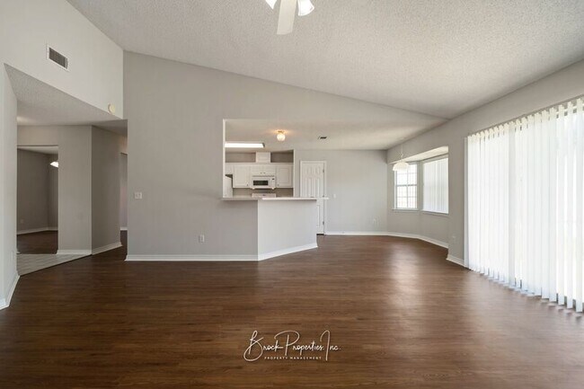 Building Photo - 2100 Blue Wind Dr