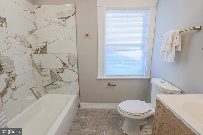 Building Photo - 3803 Cedardale Rd