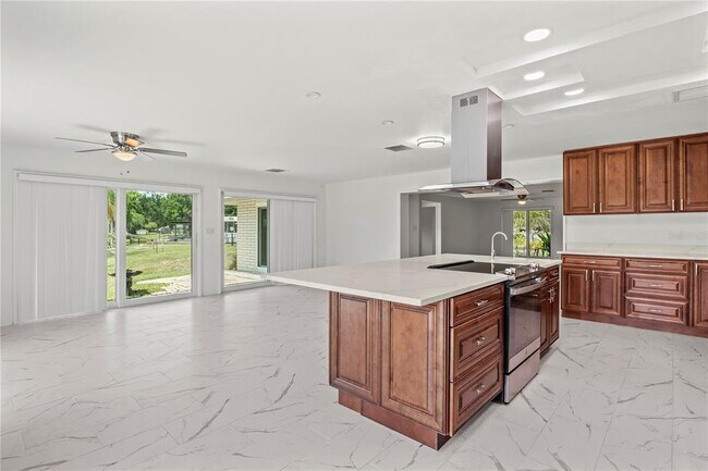 Building Photo - 17511 Canal Shores Dr