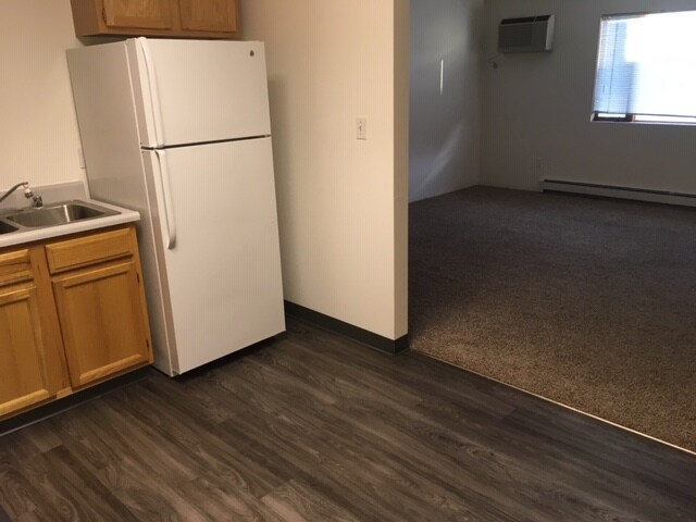 Building Photo - 1608 Palm Ct