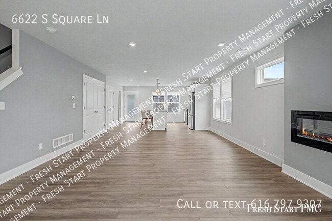 Building Photo - 6622 S Square Ln