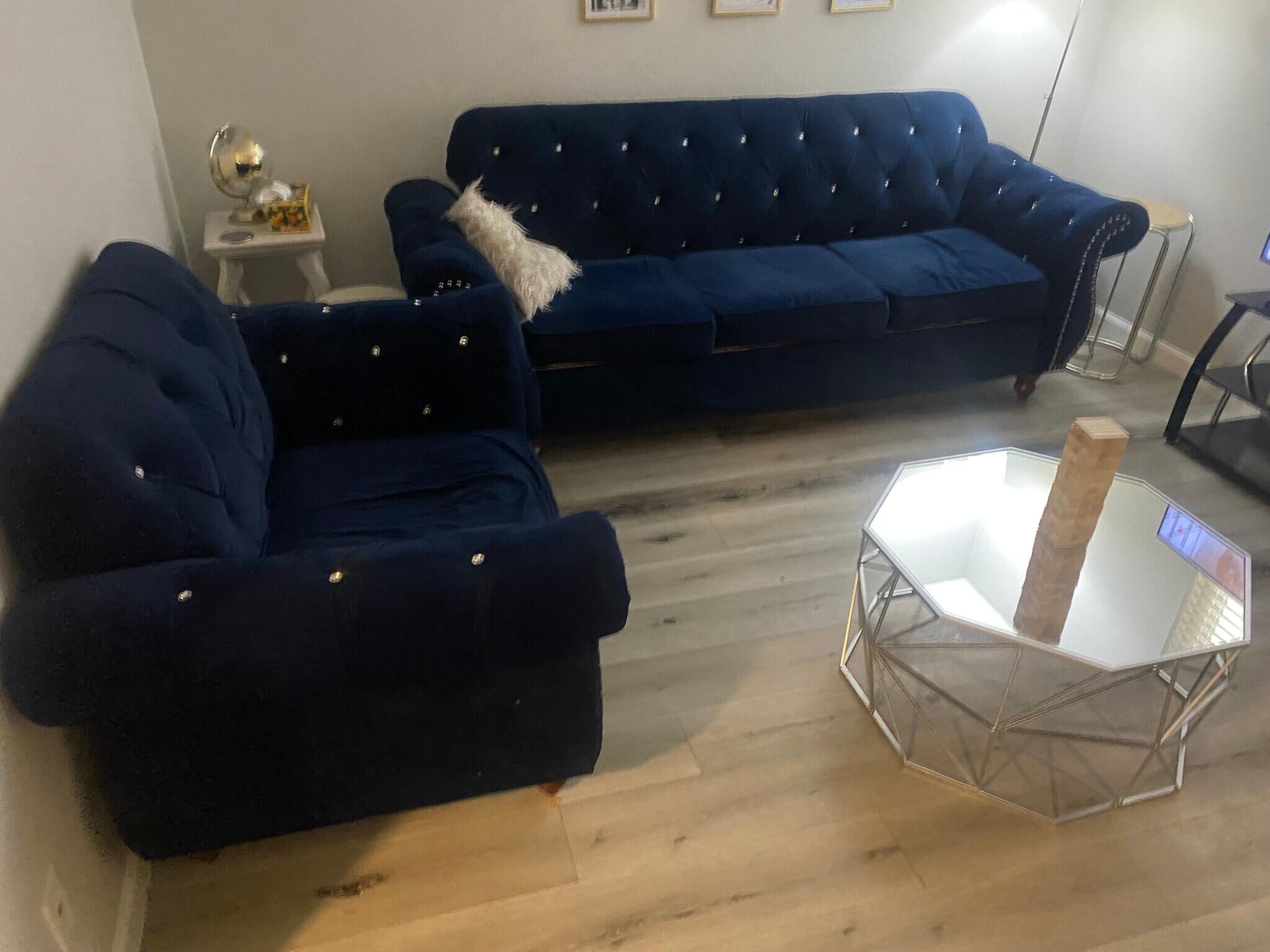 Building Photo - 1330 W Broadway Rd