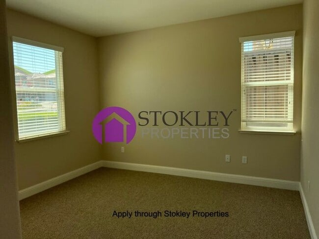 Building Photo - 2037 Aragon Dr