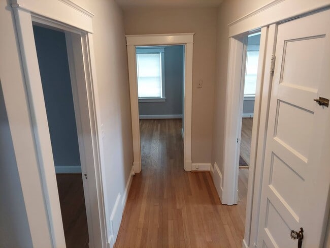 Building Photo - Single Family 3 BR, 2 Bath Rental House in Staunton, Available in November 2025