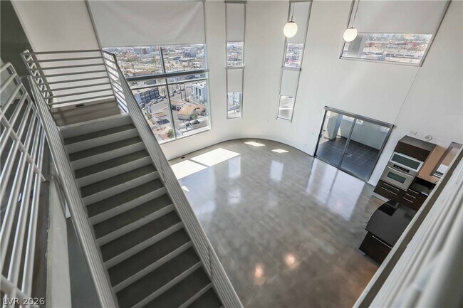 Building Photo - 900 S Las Vegas Blvd