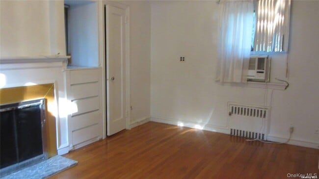 Building Photo - 100 Hicks Ln