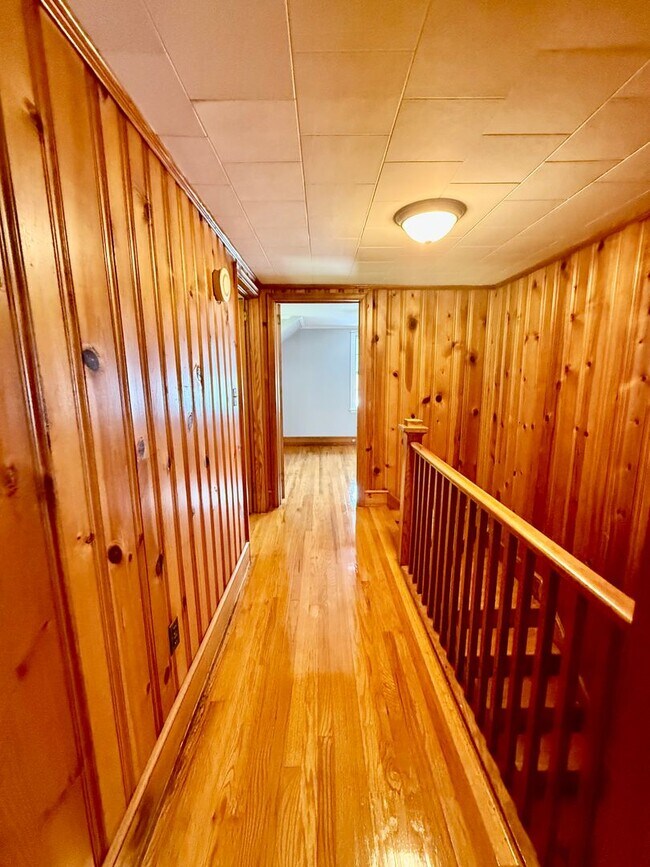 Building Photo - Four bedroom, 1.5 bath house in Graham -De...