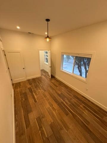 Building Photo - 435 Main St