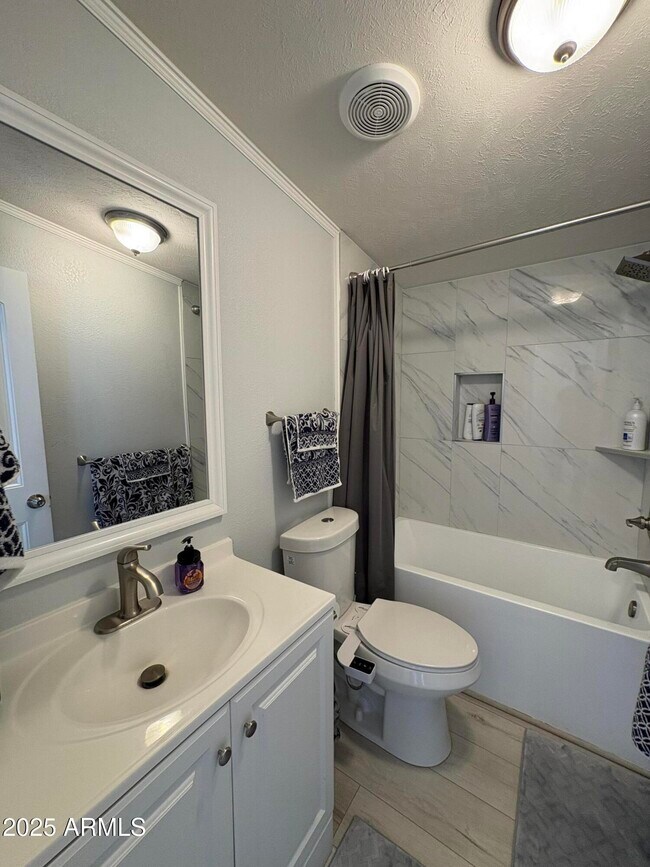 Building Photo - 147 Earl Dr