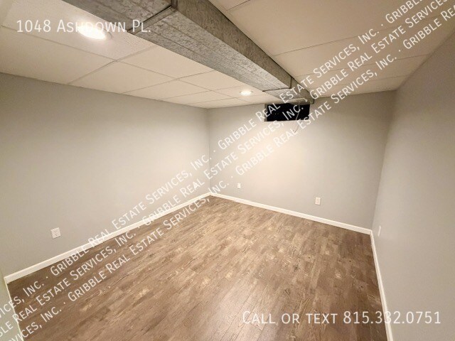 Building Photo - 1048 Ashdown Pl