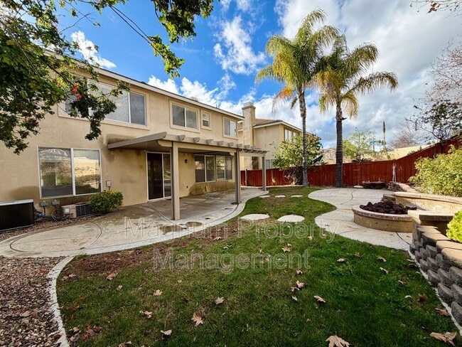 Building Photo - 23664 Groveland Pl