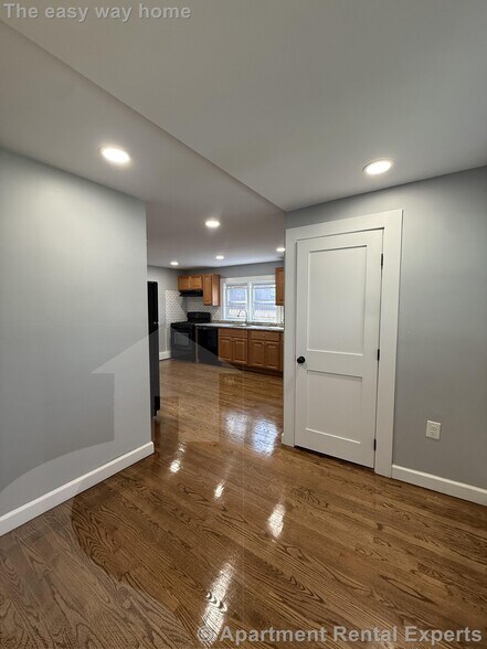 Building Photo - 58 Vinal Ave