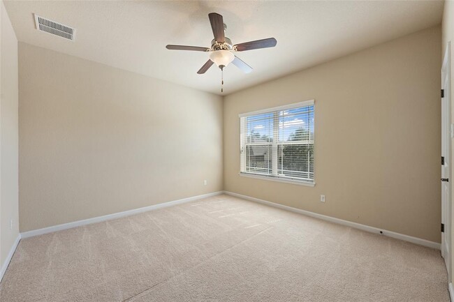Building Photo - 213 Southern Cross Dr