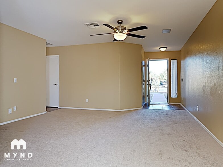 Building Photo - 24 W Ingram St