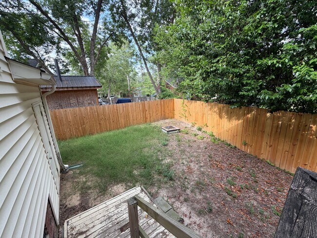 Building Photo - 1020 Chevis St