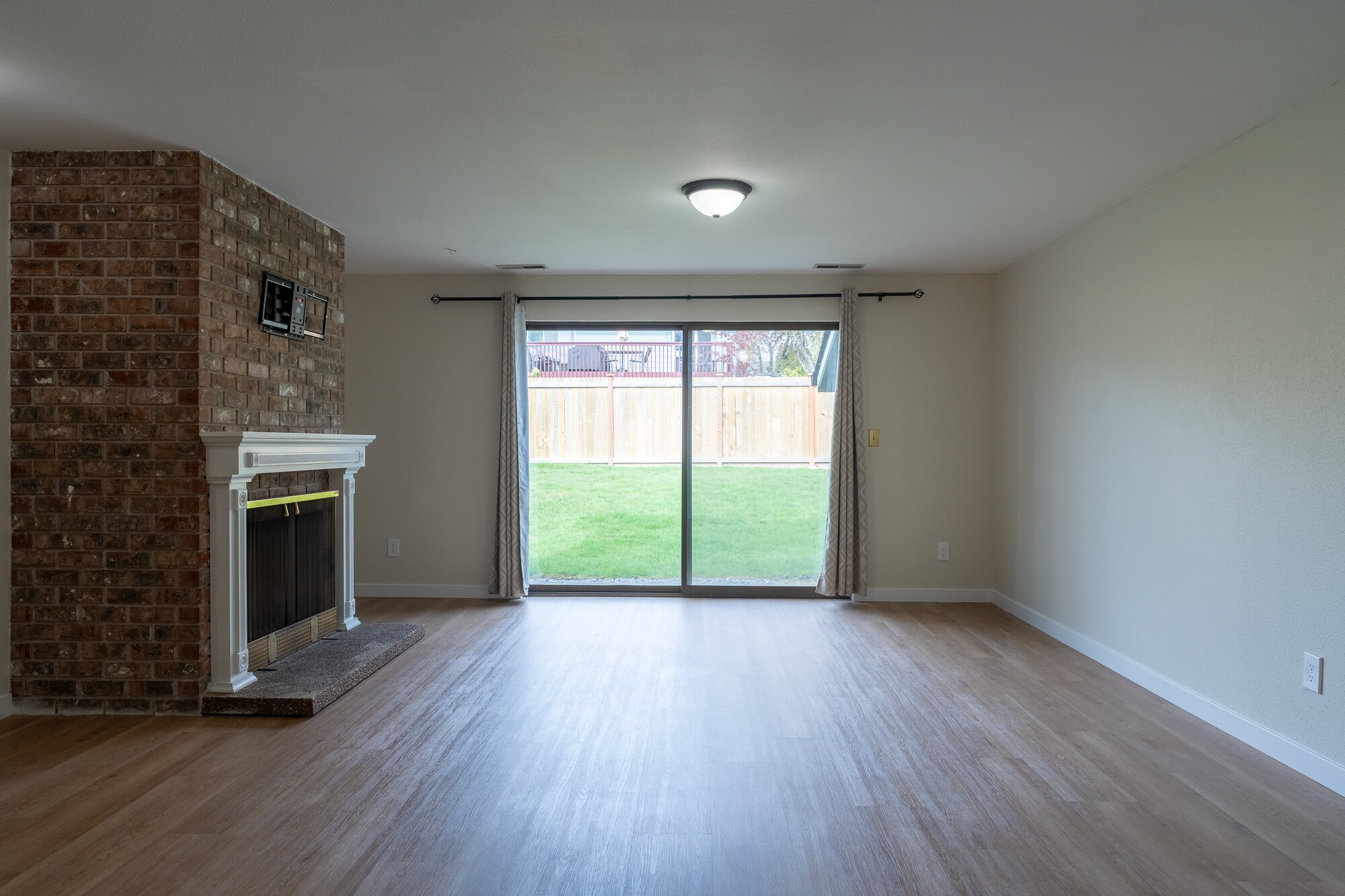 Building Photo - 21511 4th Ave W