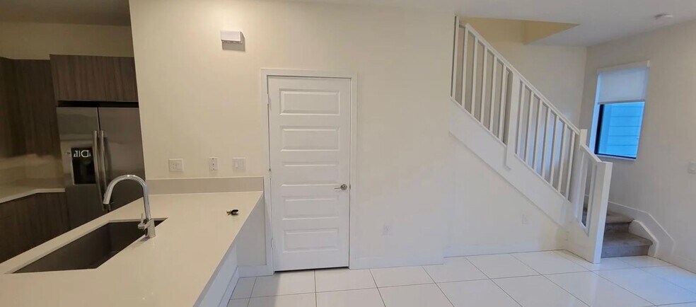 Building Photo - 8311 NW 49th St