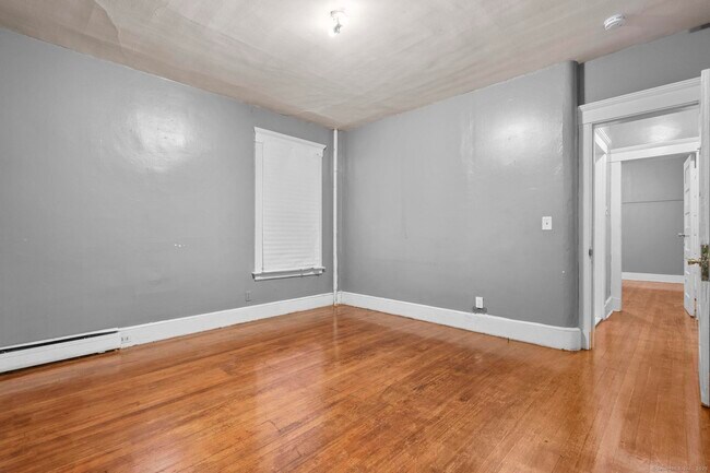 Building Photo - 379 Winthrop Ave