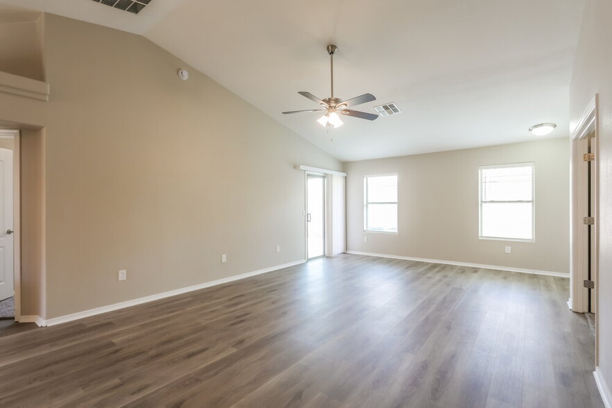Building Photo - 14180 N Via Trincheras