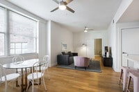 Building Photo - 925 Common St