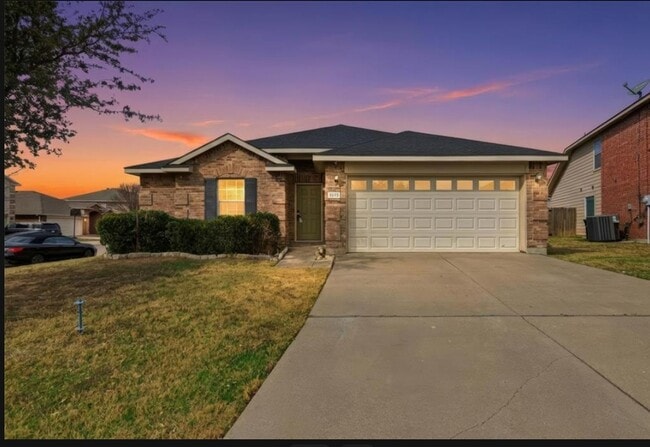 Building Photo - 1613 Grassy View Dr