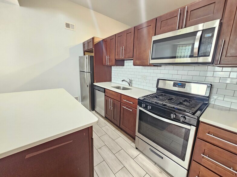 Building Photo - 930 E Passyunk Ave